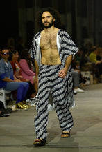 Load image into Gallery viewer, DEADLY SPLIT KIMONO