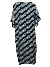 Load image into Gallery viewer, DEADLY SPLIT KIMONO